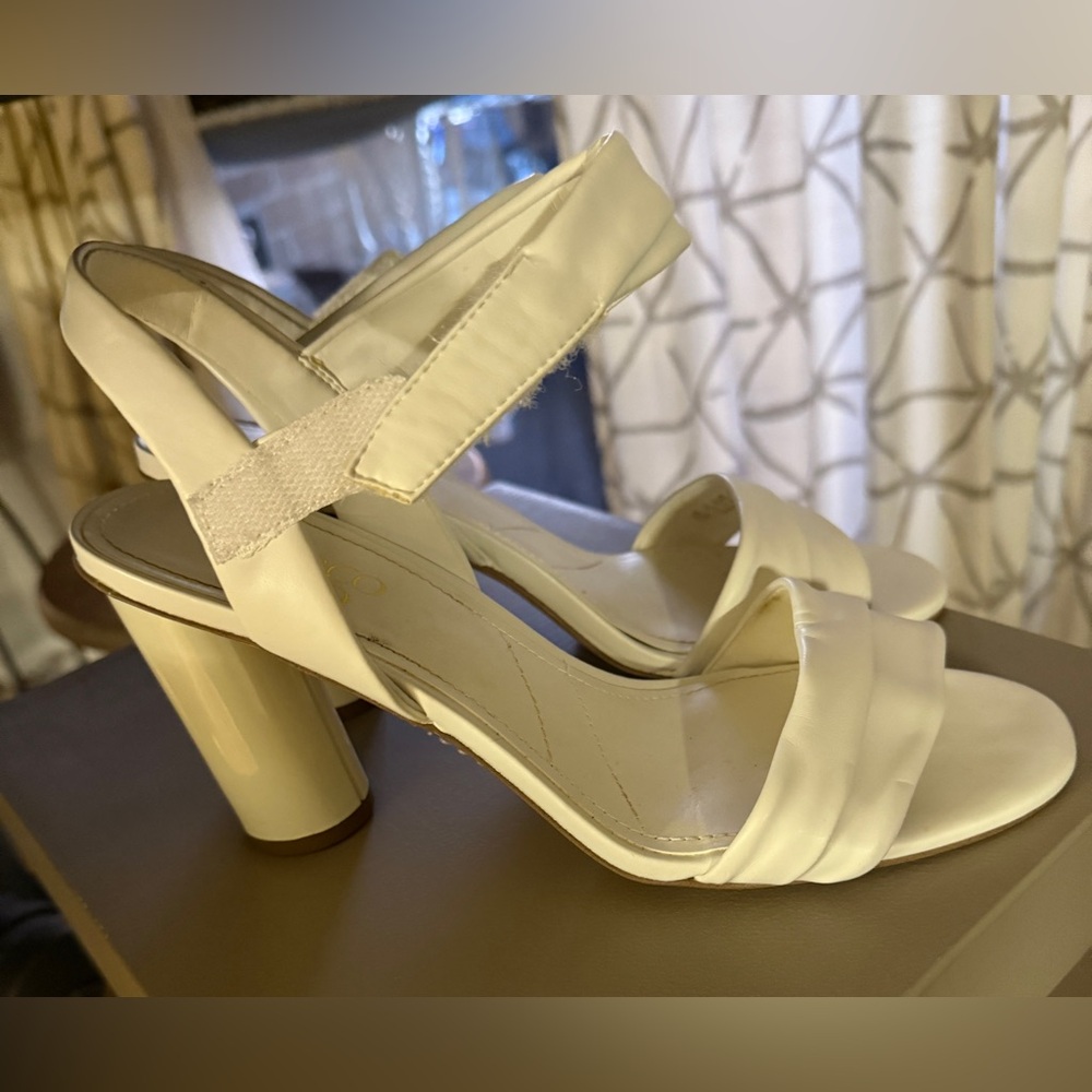 Franco Sarto Osmina Women's White Heeled Sandals size 7.5